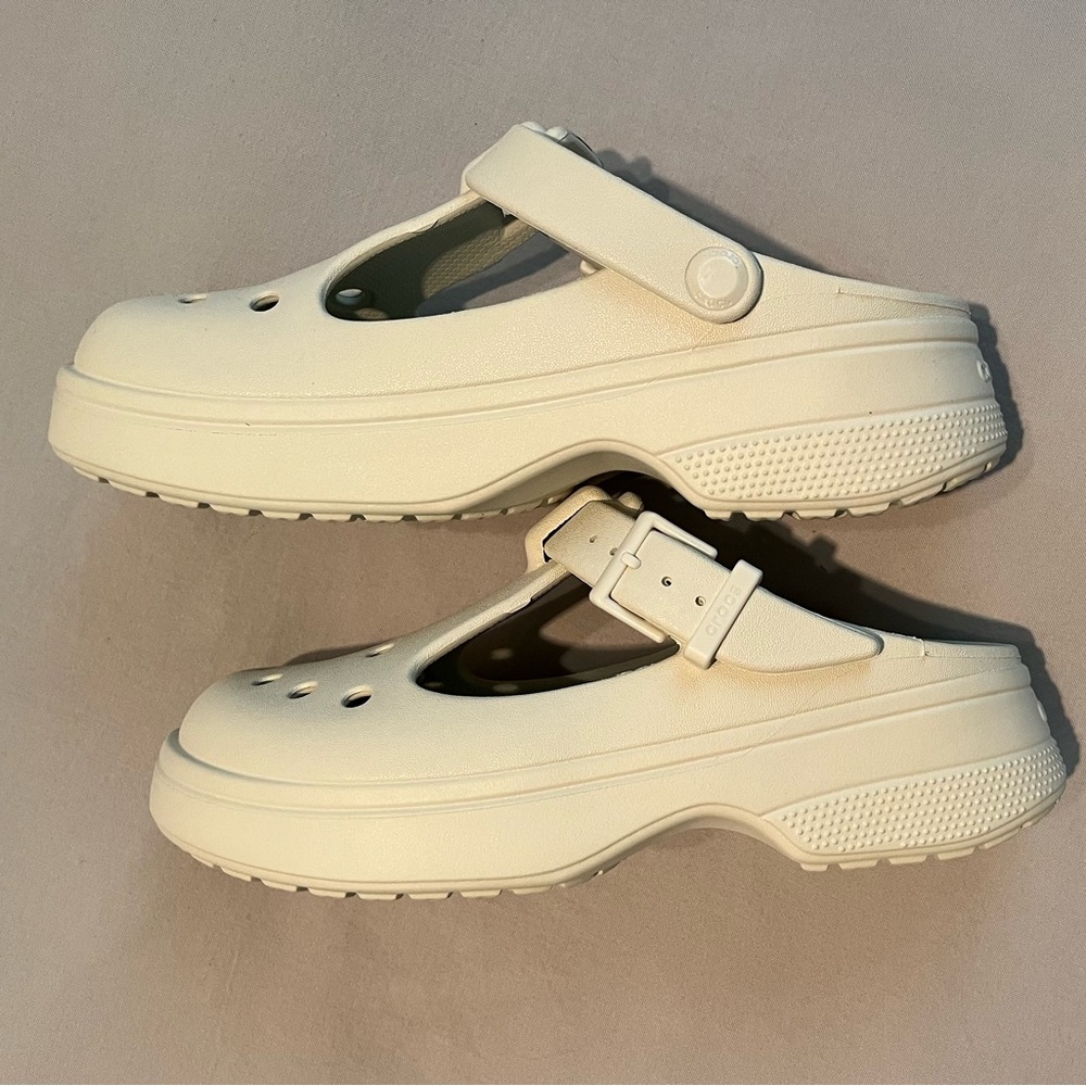 Classic Mary Jane Clog - Picture 2 of 3